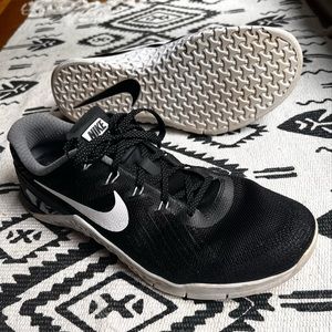 Nike Metcon 3 size 11 black and white